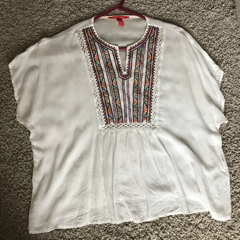 White blouse - Picture 2 of 2